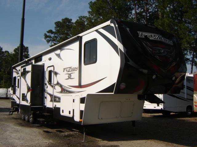 New 2012 Keystone Fuzion 399 Fifth Wheel Toyhauler For Sale